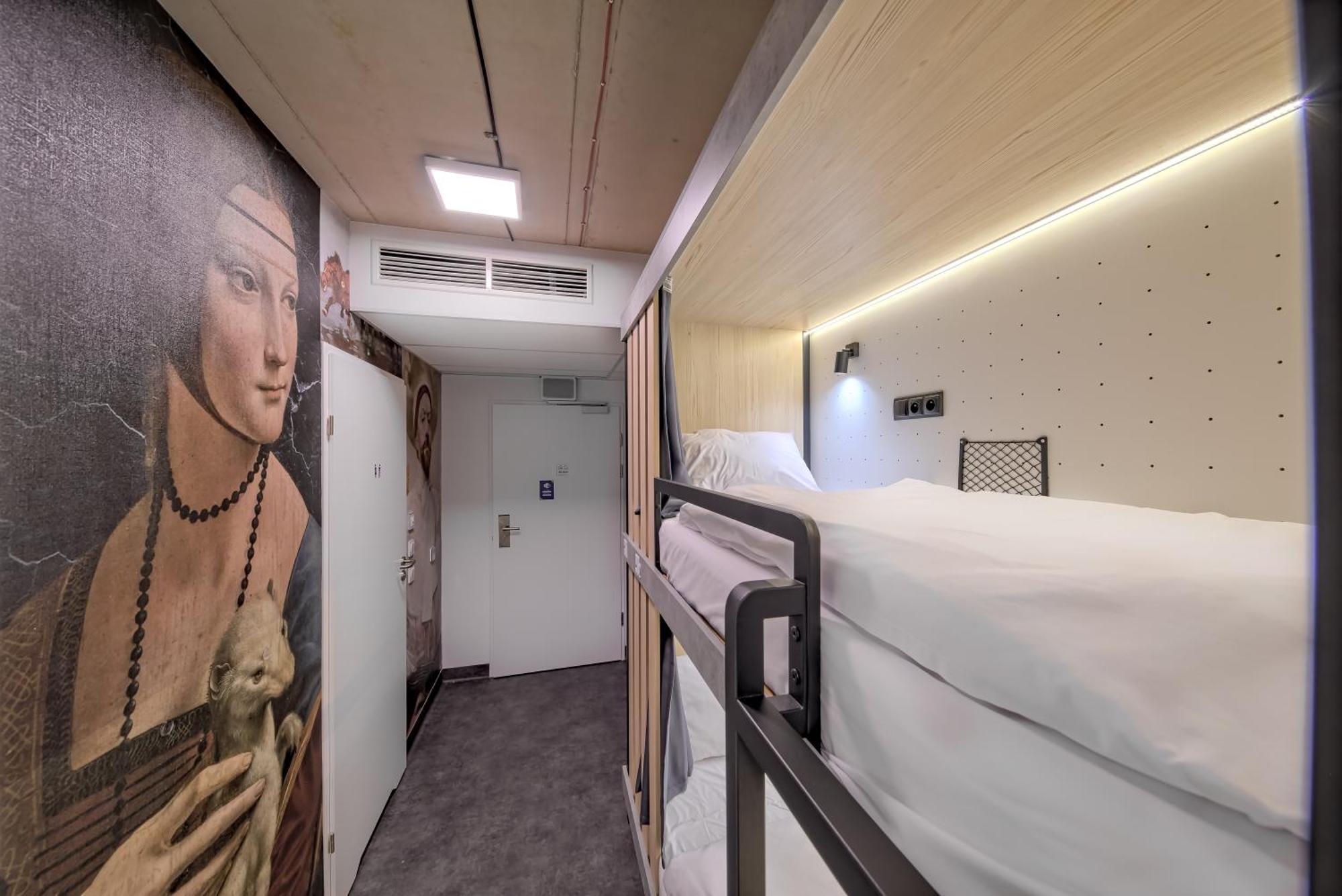 Easy One Premium Art Aparthotel Krasków Εξωτερικό φωτογραφία