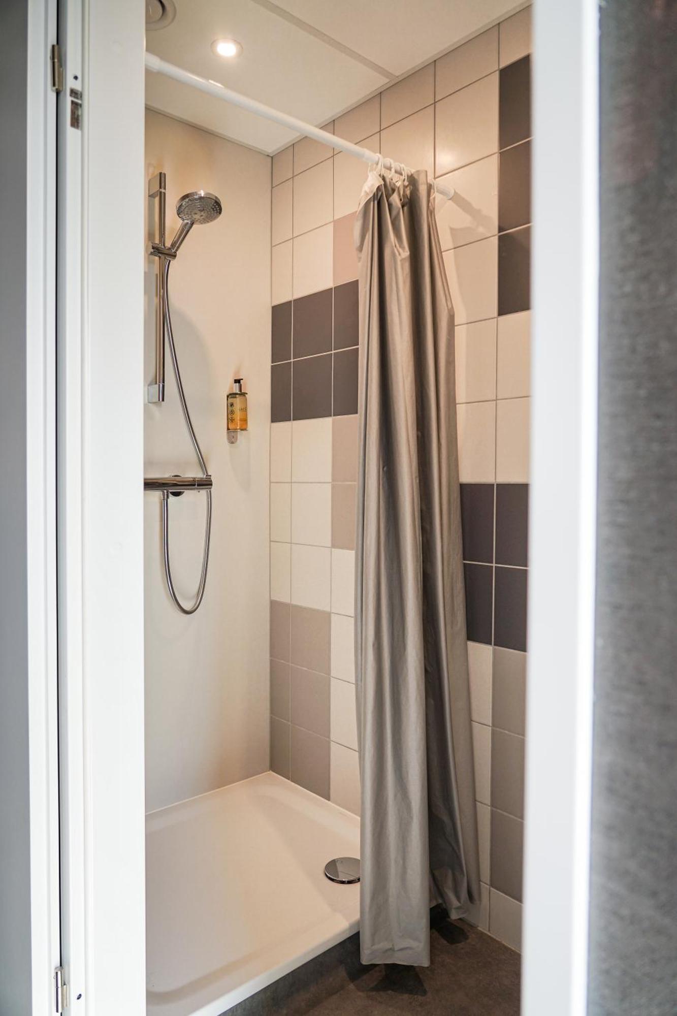 Easy One Premium Art Aparthotel Krasków Εξωτερικό φωτογραφία