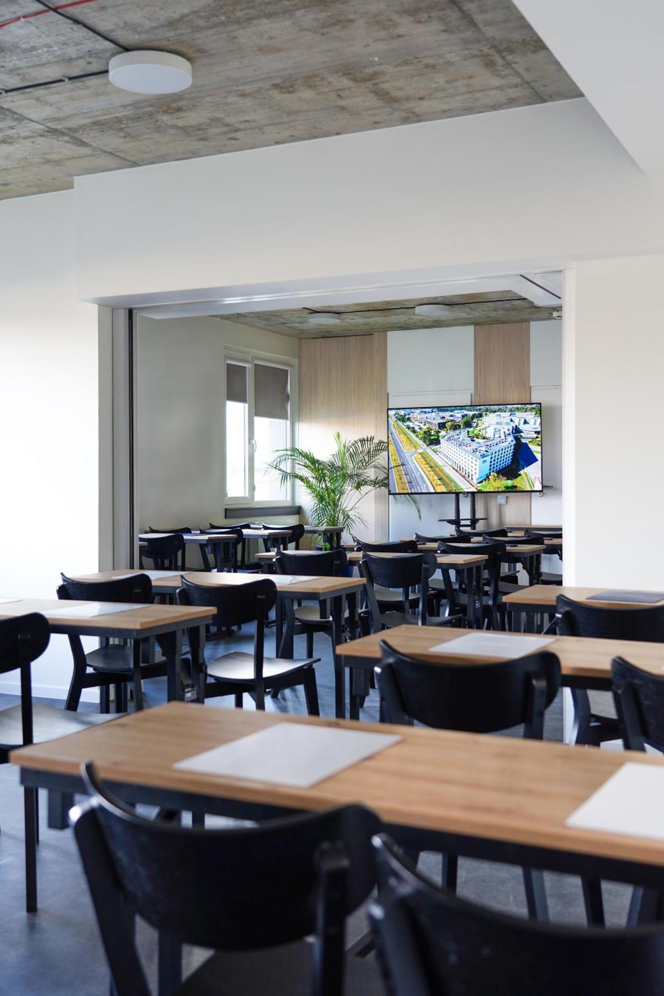 Easy One Premium Art Aparthotel Krasków Εξωτερικό φωτογραφία