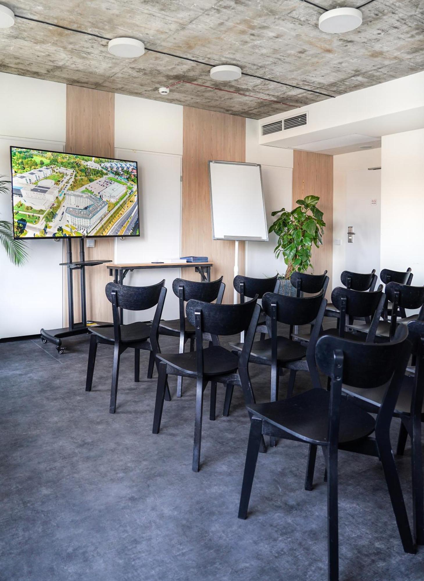Easy One Premium Art Aparthotel Krasków Εξωτερικό φωτογραφία