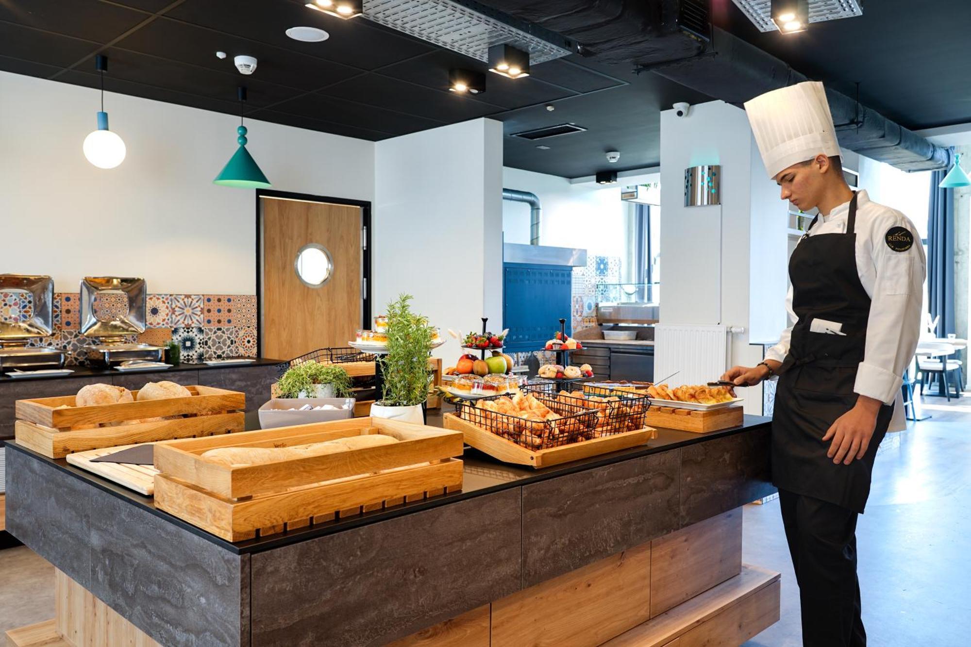 Easy One Premium Art Aparthotel Krasków Εξωτερικό φωτογραφία